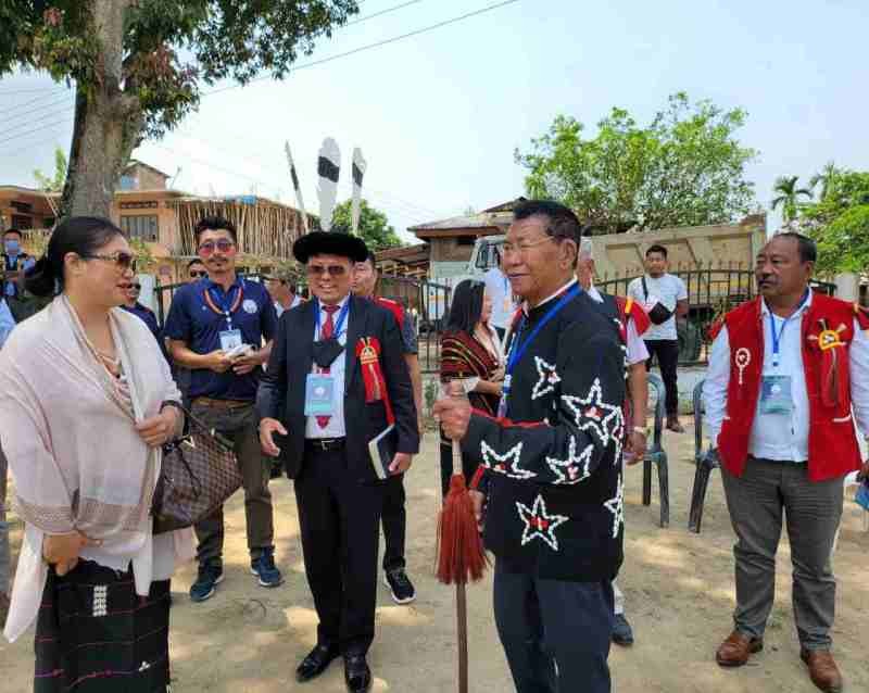 APC Y Kikheto Sema, IAS being welcomed upon arrival at Nihoto on April 14. (Morung Photo)